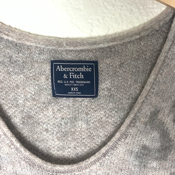 Abercrombie & Fitch | Like new animal print pullover sweater size xxs - Picture 2 of 7